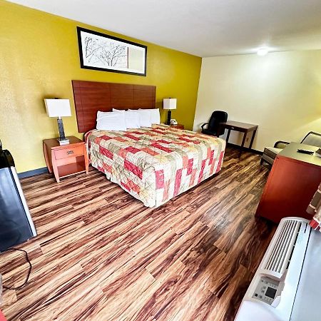 Regency Inn Iola מראה חיצוני תמונה