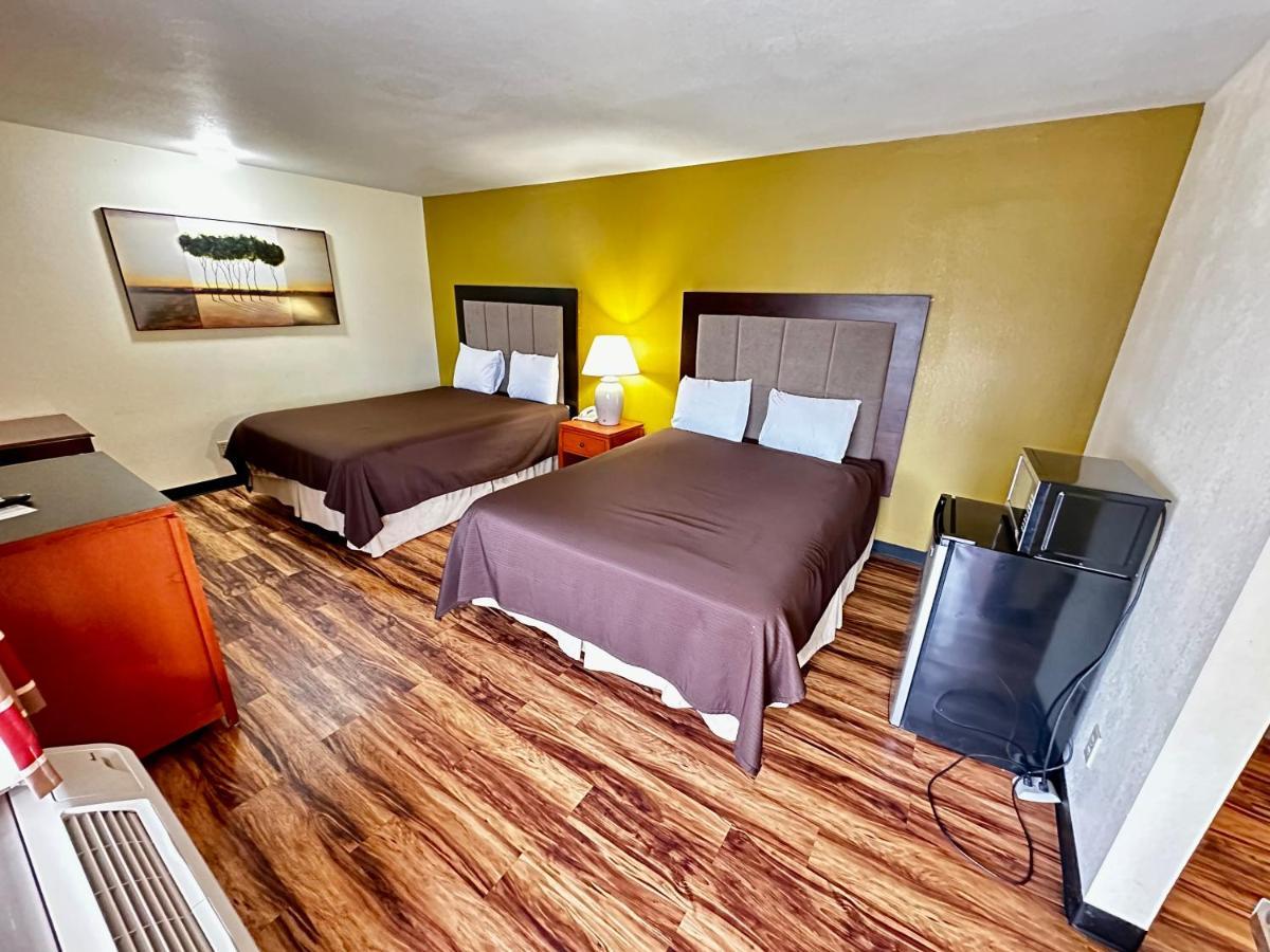 Regency Inn Iola מראה חיצוני תמונה