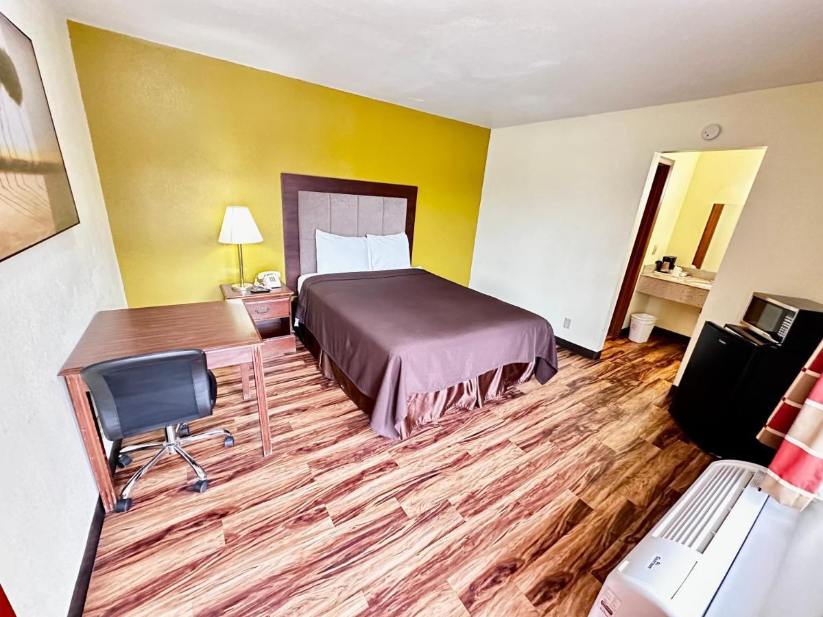 Regency Inn Iola מראה חיצוני תמונה