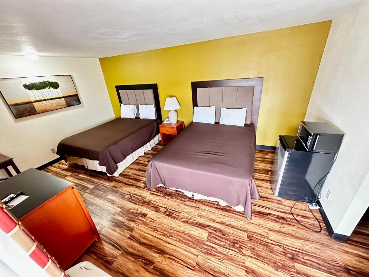 Regency Inn Iola מראה חיצוני תמונה