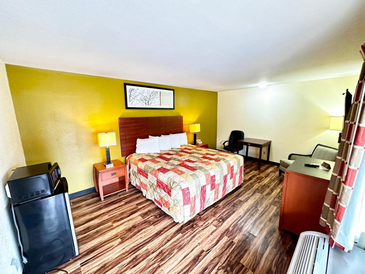 Regency Inn Iola מראה חיצוני תמונה