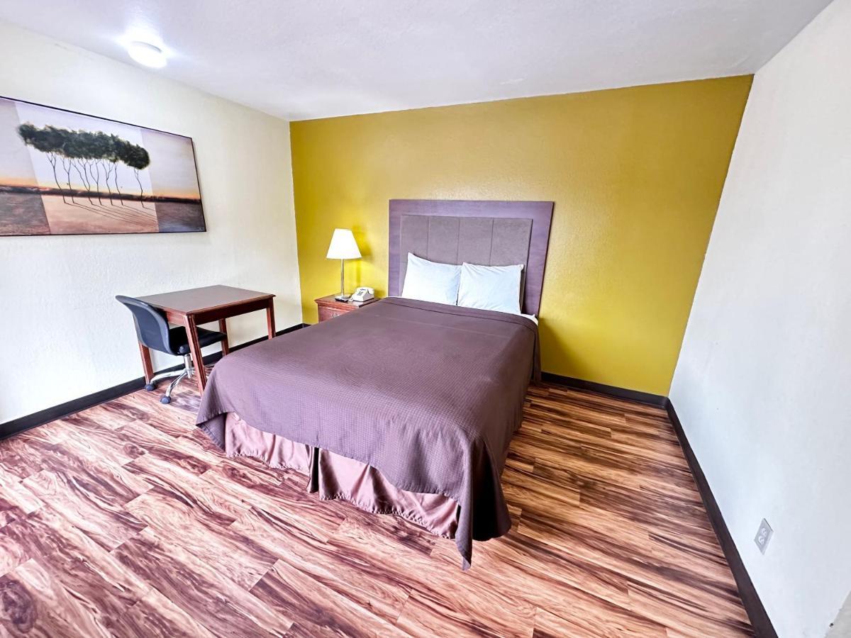 Regency Inn Iola מראה חיצוני תמונה