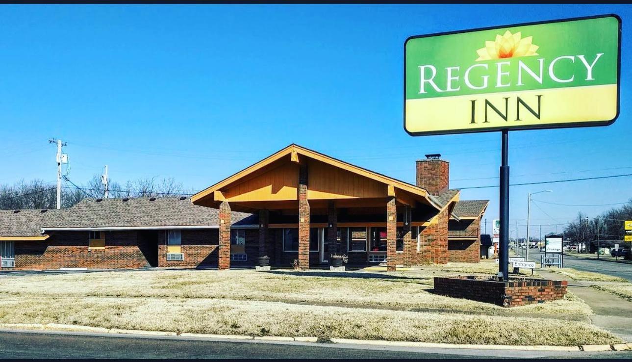Regency Inn Iola מראה חיצוני תמונה