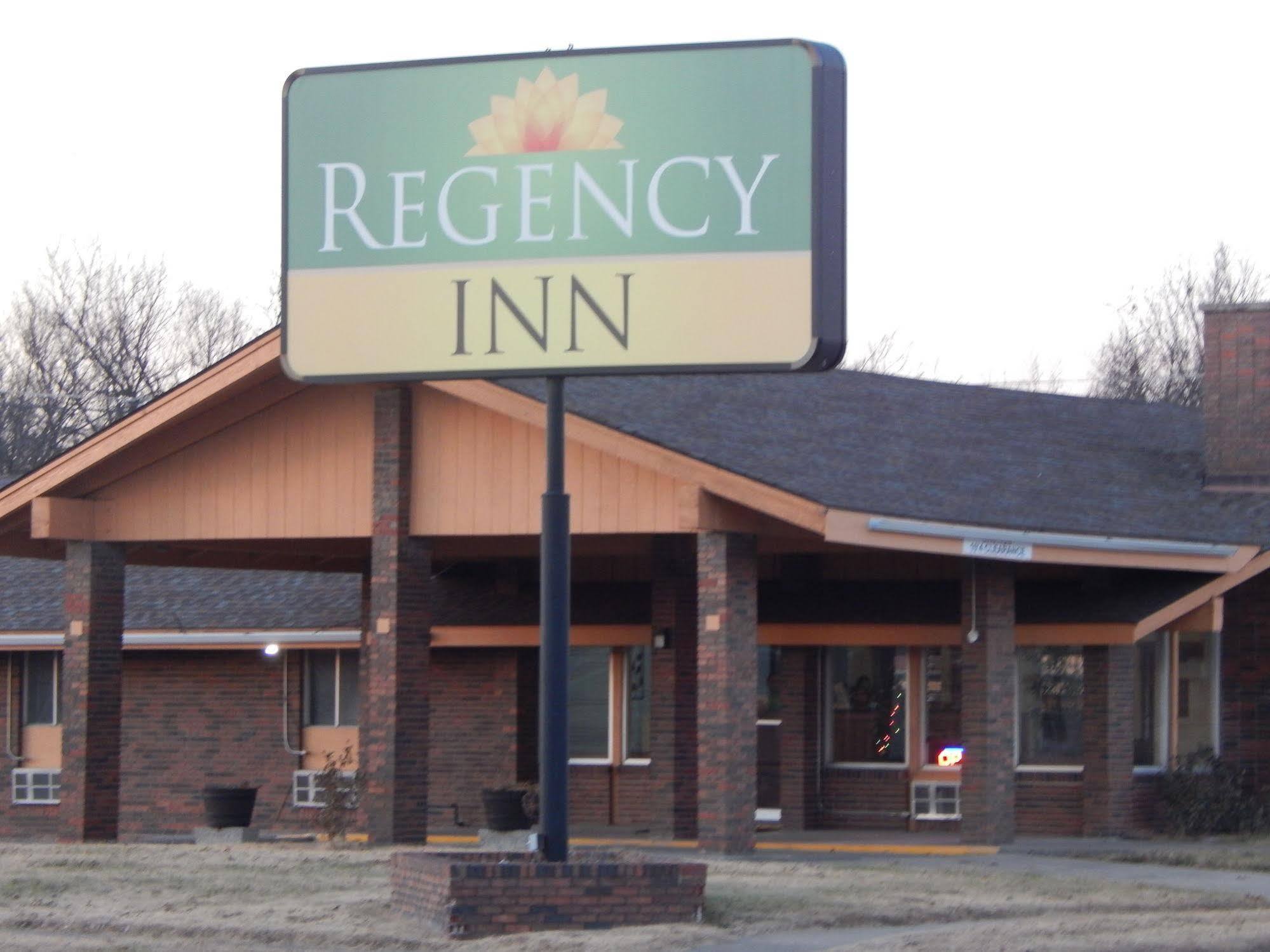 Regency Inn Iola מראה חיצוני תמונה